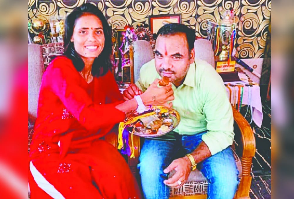 Raksha Bandhan 2021: Hockey star Vandana Kataria ties rakhi to her brother after eight years
