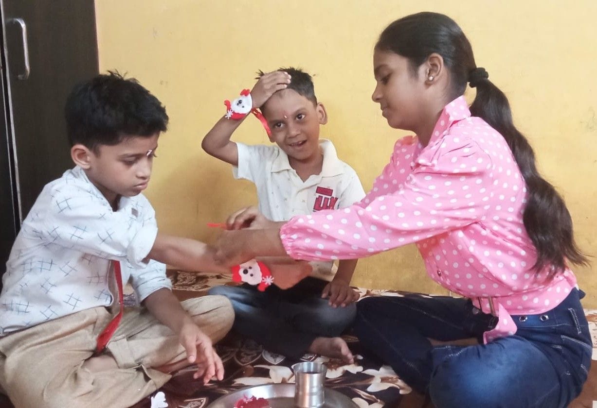 Hathras: Sisters tie love on the wrists of brothers