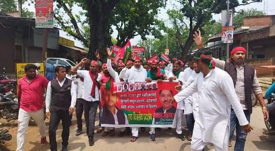 In protest against inflation, the spies demonstrated in the tehsil