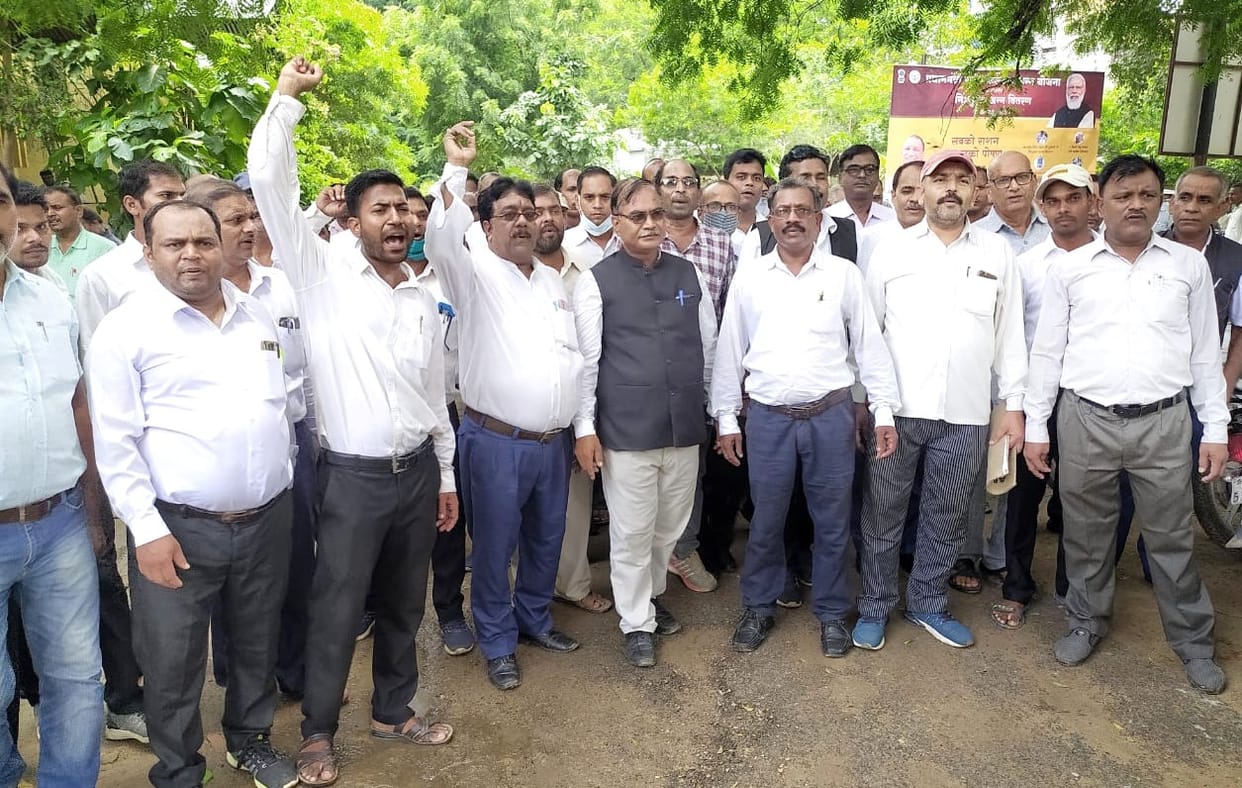 Advocates demonstrated by boycotting work