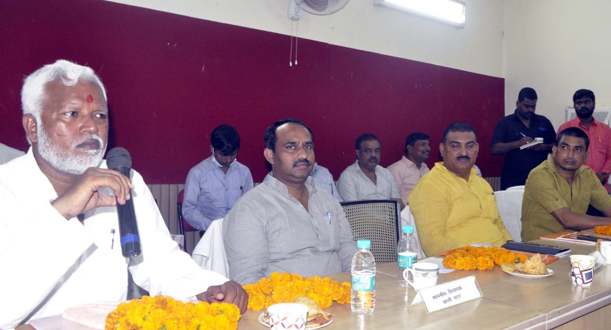Zilla Panchayat will make shopping mall