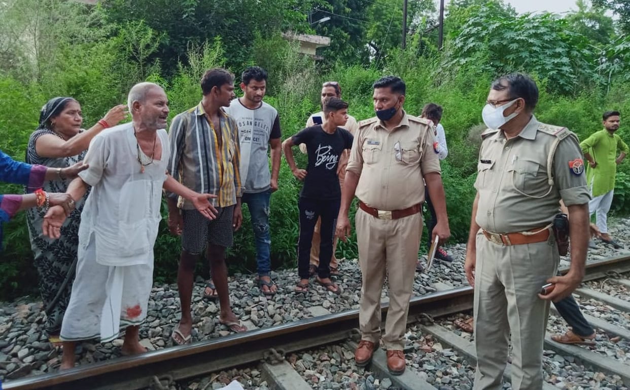 Badaun's grocery trader dies after being hit by a train