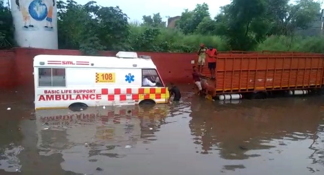 Ambulance stuck in Daumoria bridge filled with water