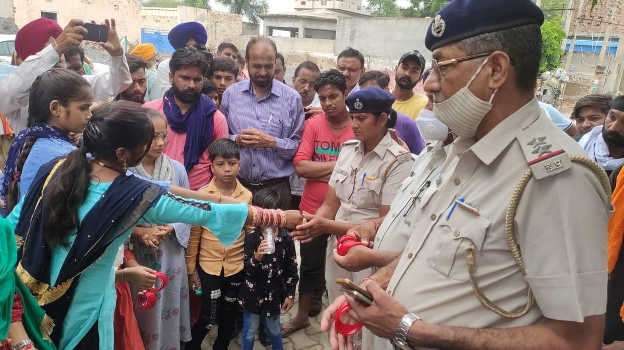 Ankur massacre: Sisters protest by presenting bangles to the police