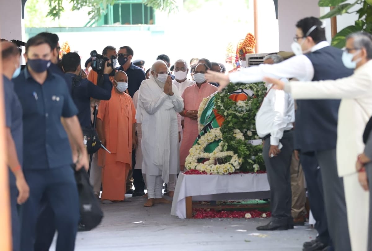 Prime minister Narendra Modi paid tribute to Kalyan Singh.