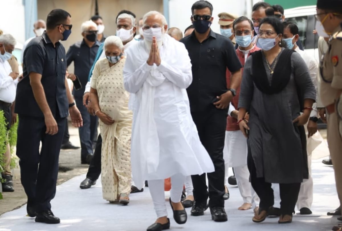 Prime minister Narendra Modi paid tribute to Kalyan Singh.