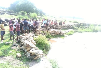 Four bodies found in mine stir, feared murdered and dumped