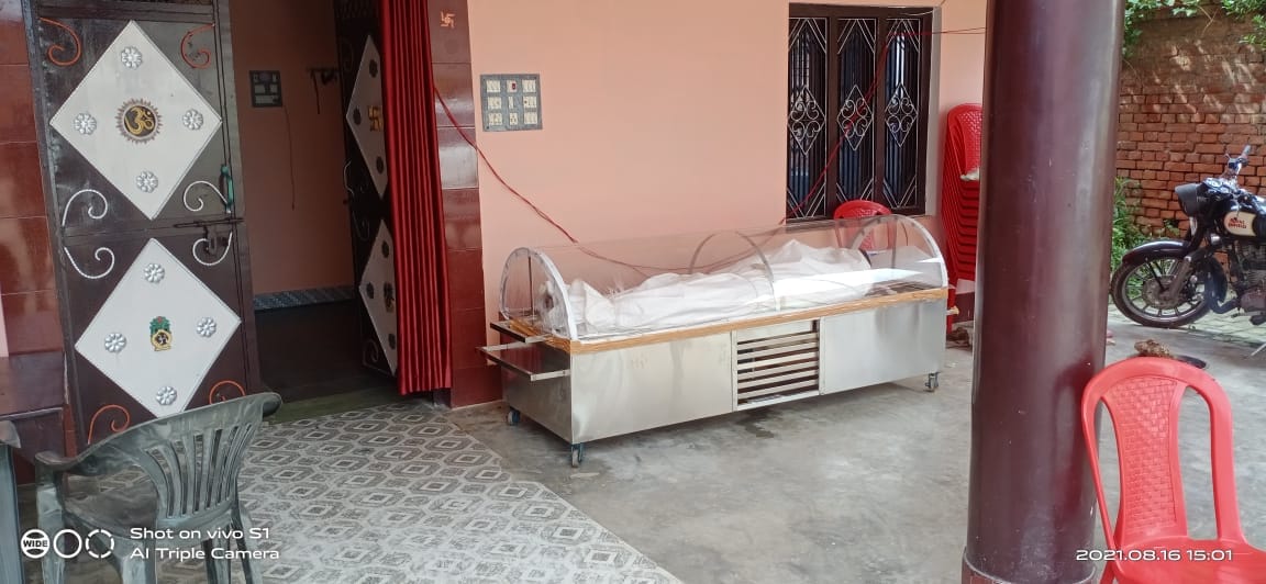 Case of keeping son's body in deep freezer: Administration and police sent notice to retired soldier