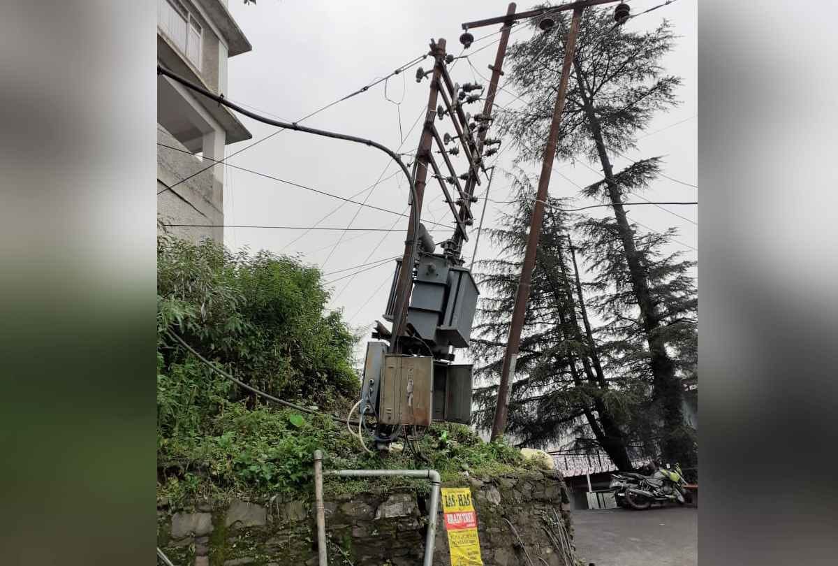 dvvnl 174 transformers blown up cost will be recovered from the officials of electricity department