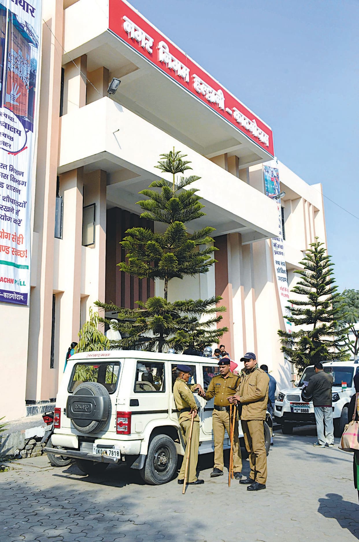 Notice to 80 traders for not paying garbage collection fee