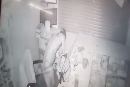 Fatehpur Saraf robbery, fearless novice crook captured in CCTV, police have formed five teams
