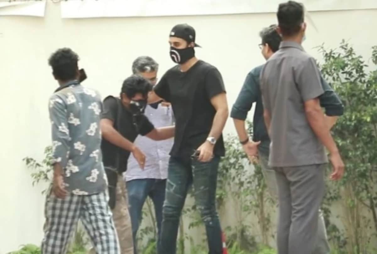 Vaani kapoor says Ranbir Kapoor is ready to amaze audience in Shamshera and theatres might open soon in Maharashtra