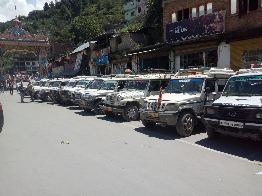 Parking becomes headache in Bharmour, everyone is troubled by the jam