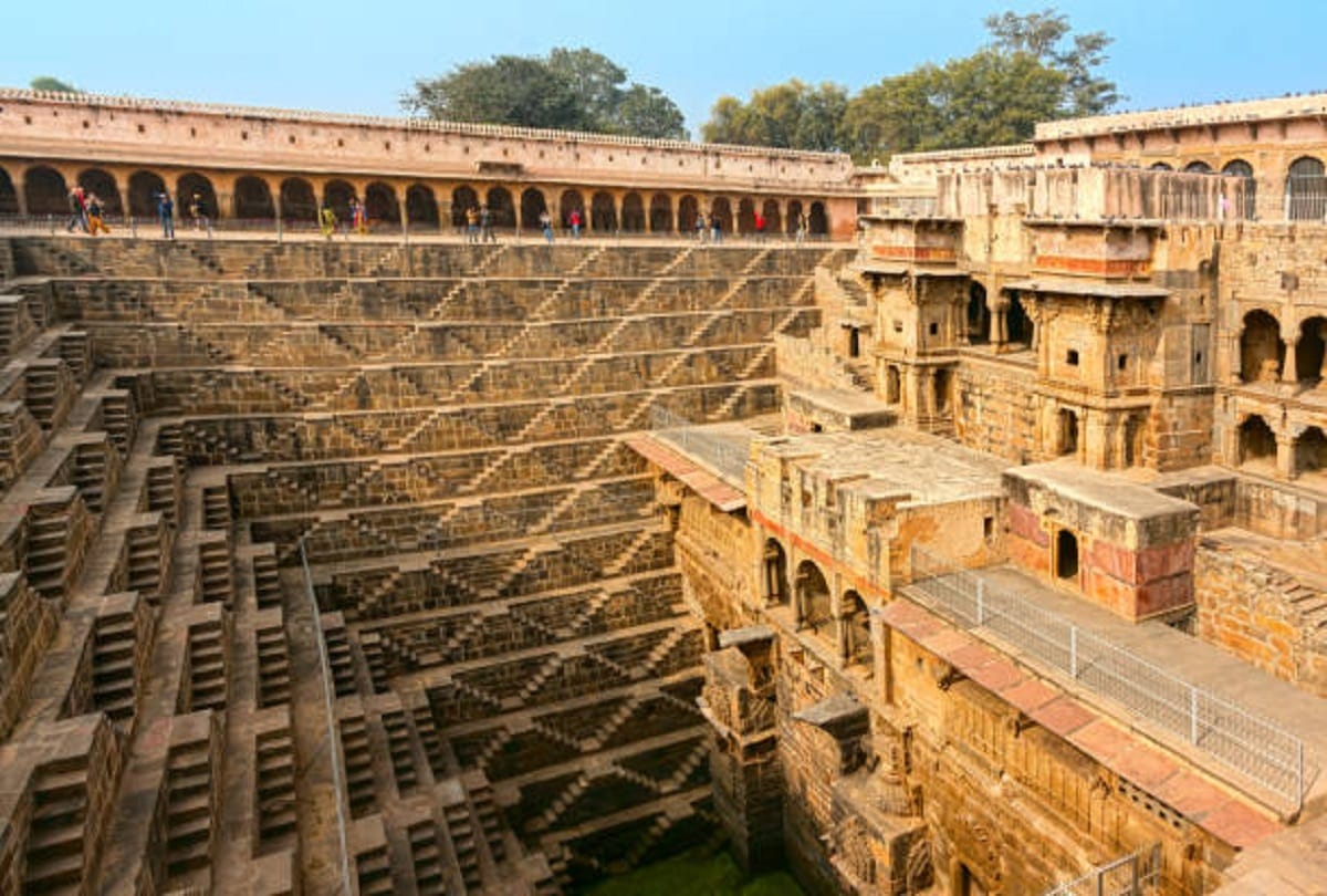 visit places near delhi within 200 kms for weekend in two days