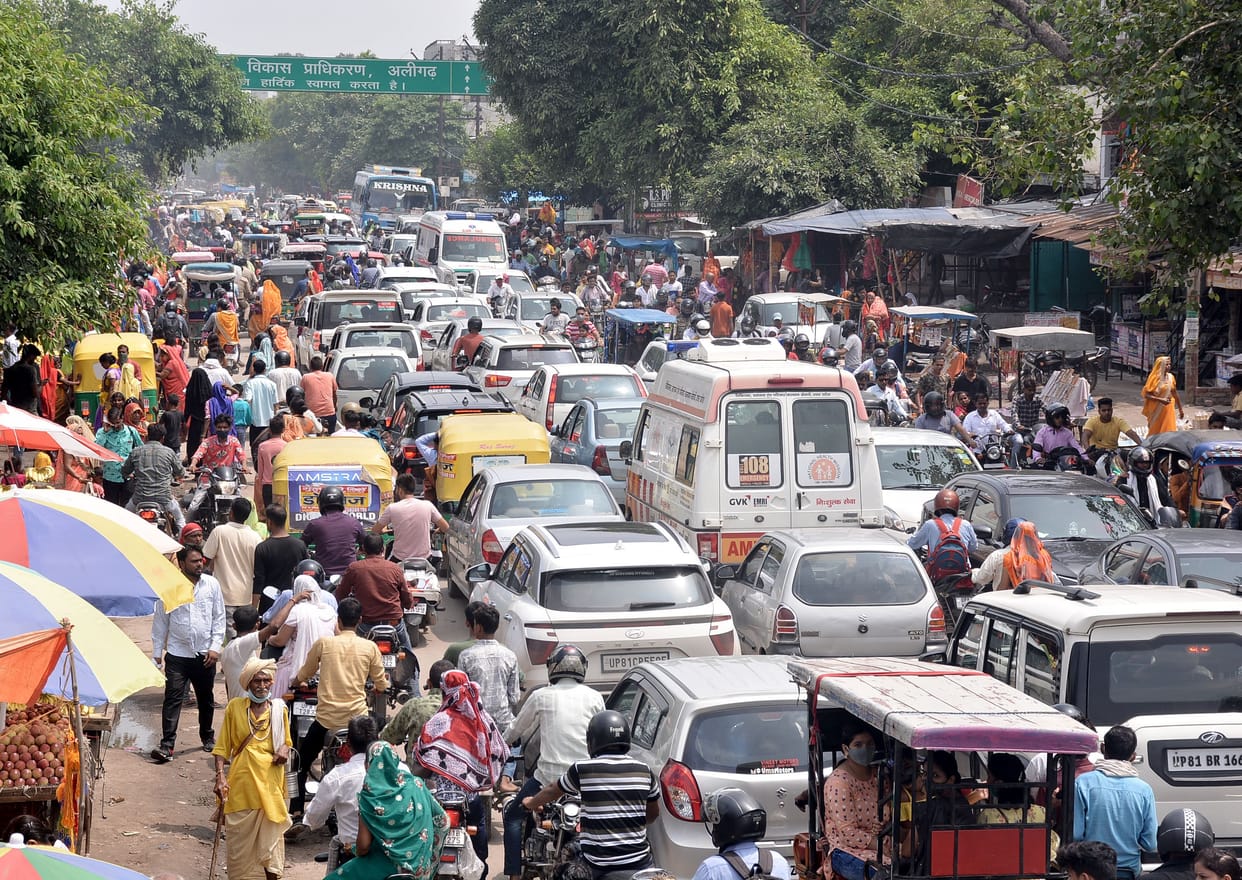 Aligarh: For the convenience of the crowd, the CM changed the arrangements