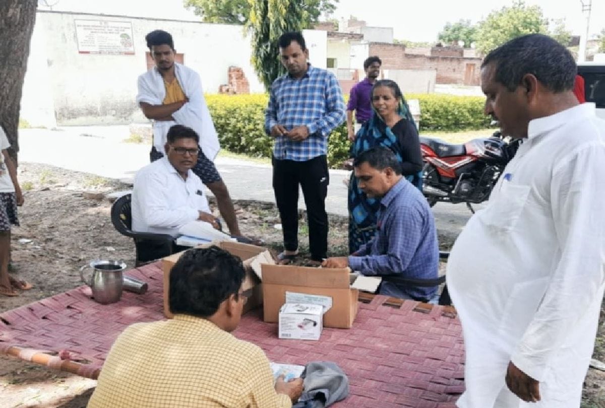 Viral Fever Outbreak In Medical College Pediatric Ward Three Patients On One Bed
