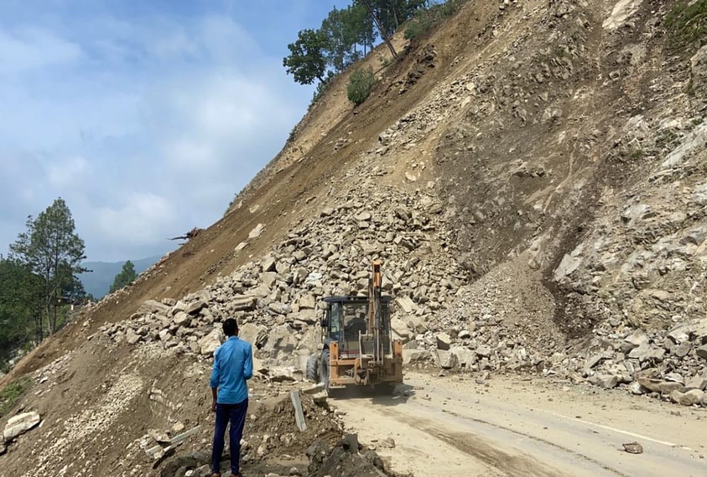 Uttarakhand News: Tanakpur Pithoragarh Highway closed after heavy Landslide photos