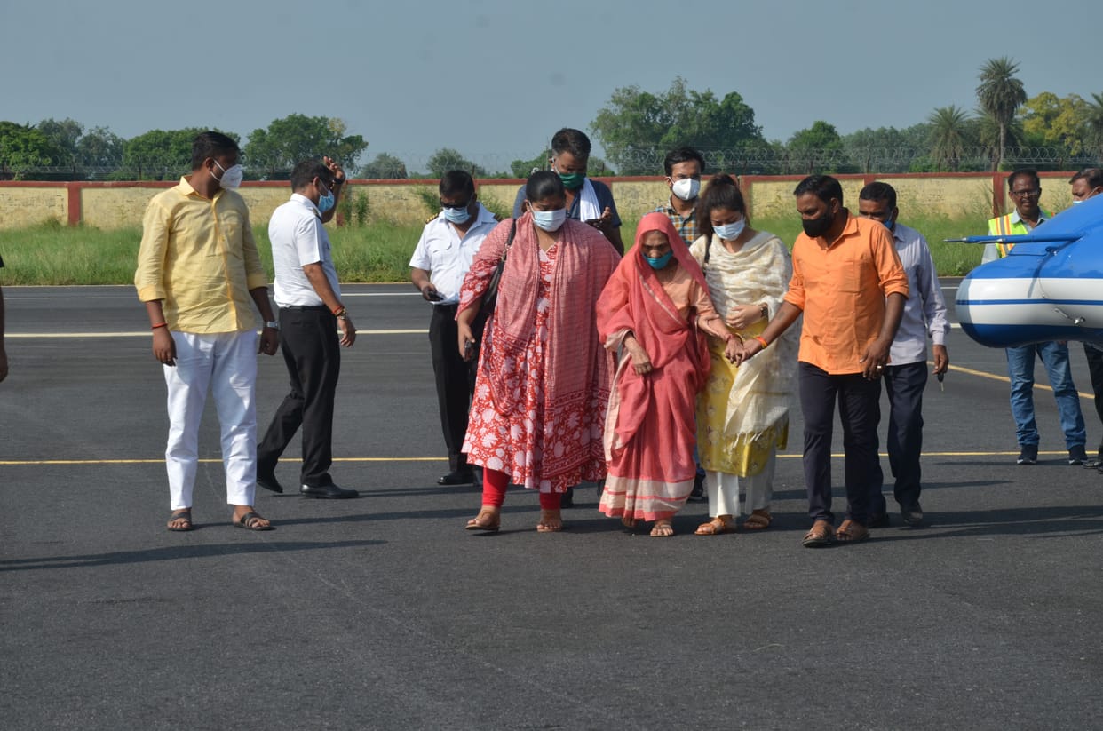 Aligarh: 'Welcome' to Babuji's last journey with moist eyes and shouts