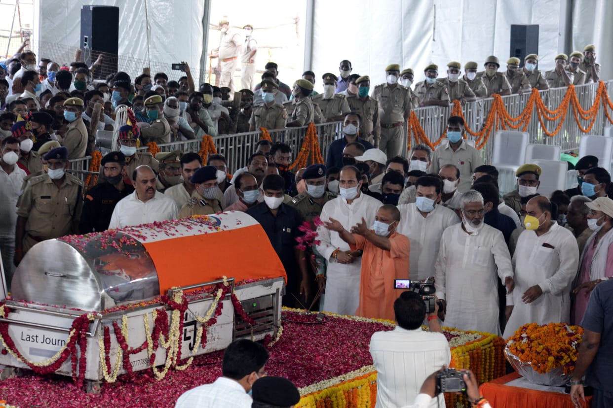 Aligarh: The last darshan of Kalyan Singh was flooded, the stadium resonated with the slogans of Jai Shri Ram.