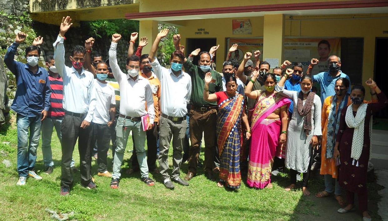 The head organization surrounded the subdivision office of the Electricity Department