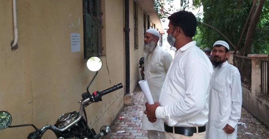 Employees on boycott, complainant wandering