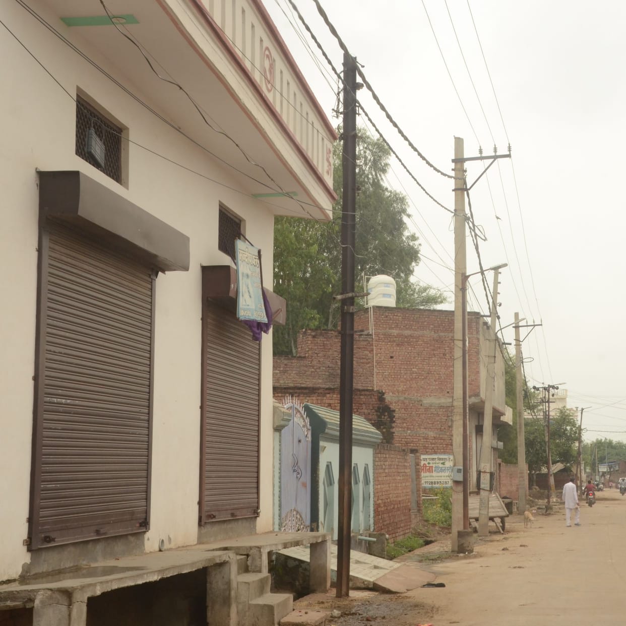 Plan to replace 200 iron poles in cold storage, accidents happening in rainy season