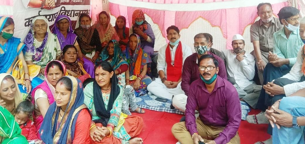sat on indefinite fast for road construction