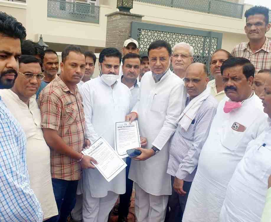 Filing of cases against farmers is a blow to democracy: Surjewala