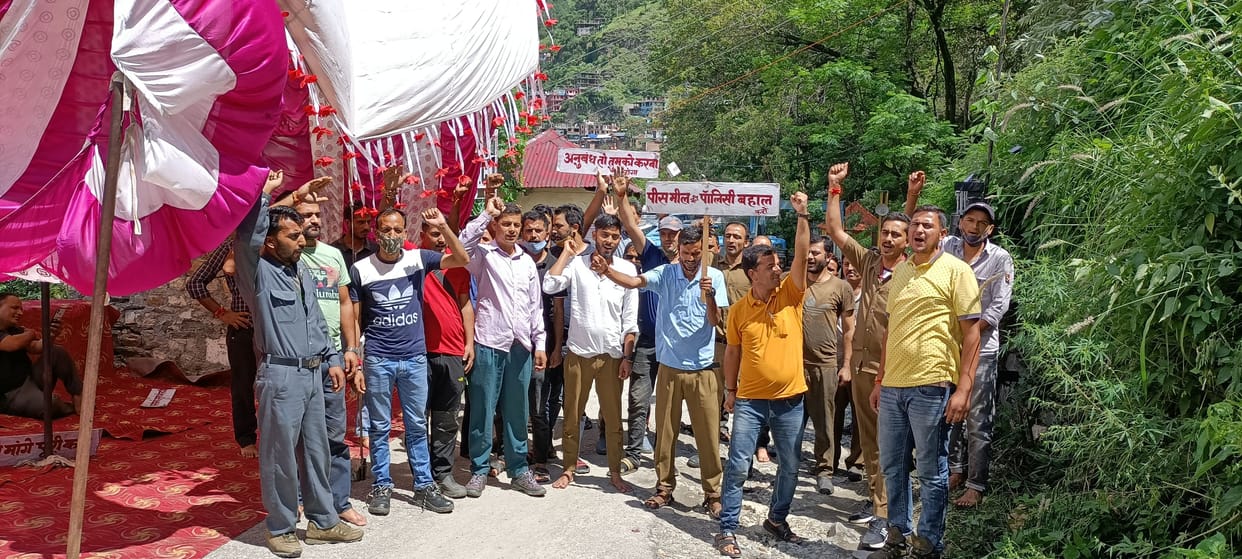 technical worker give support piece meal worker protest