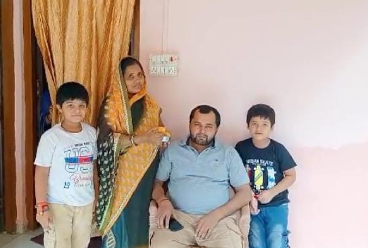 Shailendra and Ranjit returned home from Afghanistan to Gorakhpur