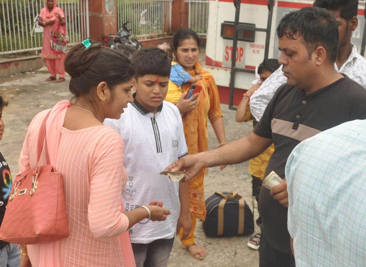 Claim: Caught nine buses, got the fare of 200 back