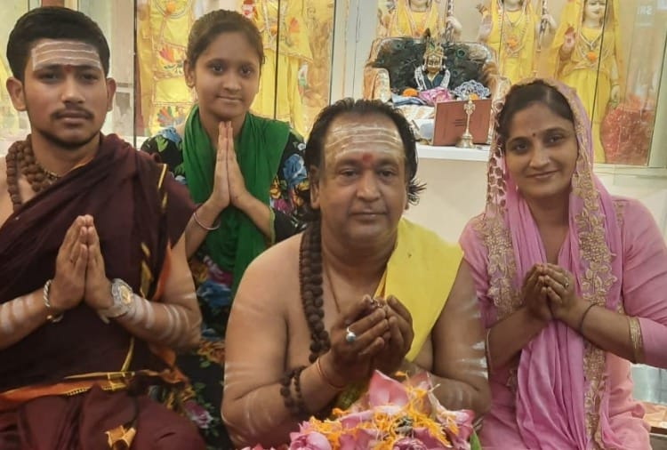 Unique bank open in a temple in Patiala of Punjab
