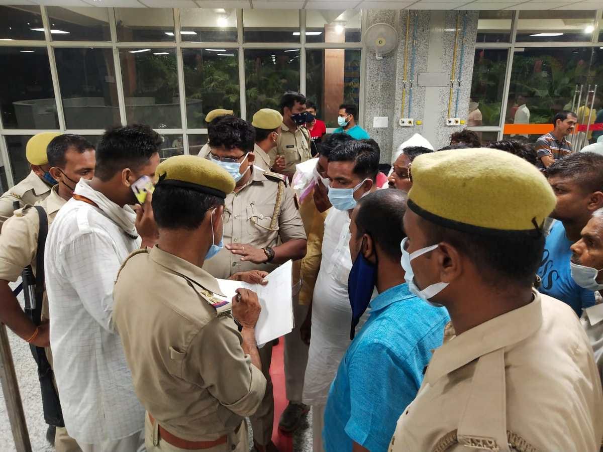 Cylinder Blast tragedy in Varanasi district administration is under question no information about those who fill the cylinders
