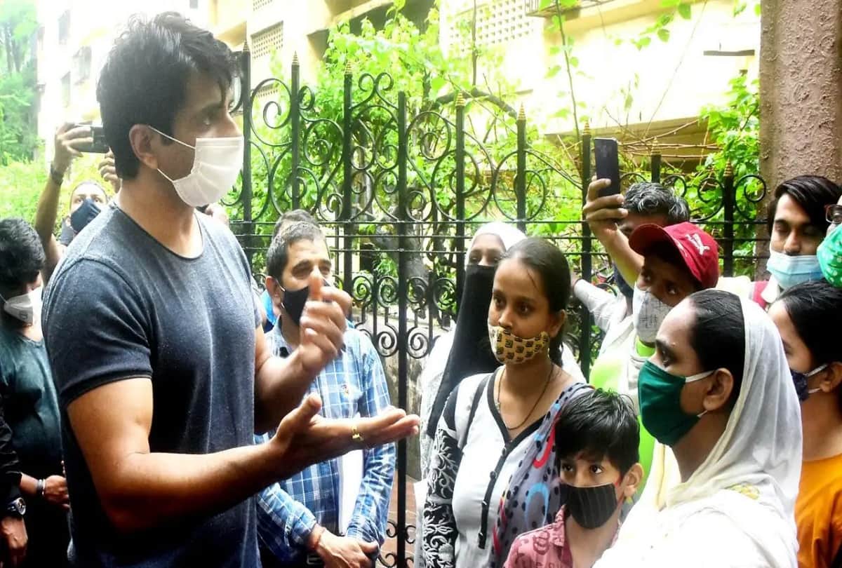 Social media: Fan asked for Rs 1 crore from Sonu Sood and role in the film the actor replied in a funny way
