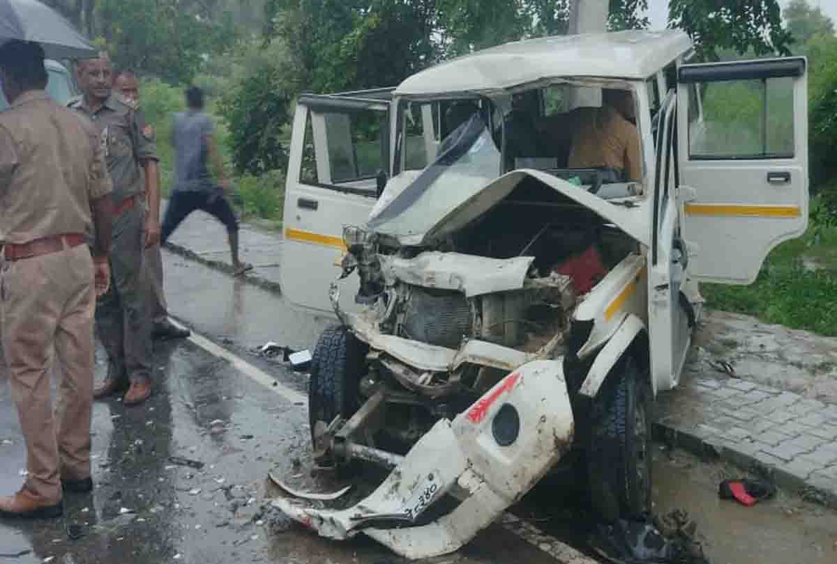 Road accident in Farrukhabad: Two women died, eight injured