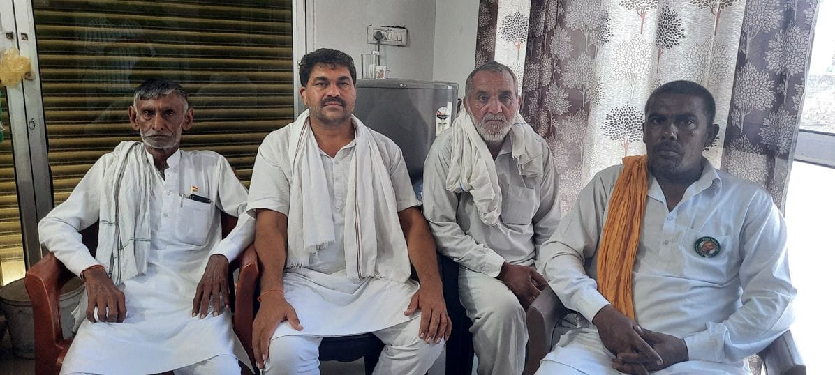 Farmers will show anger by tying blindfolds on their eyes tomorrow