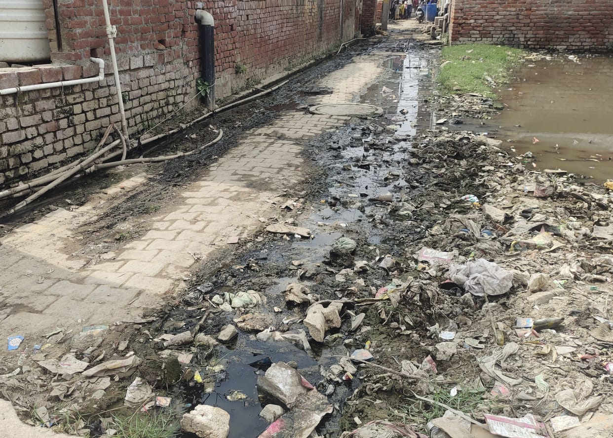 Rain water could not come out nor did lime fall