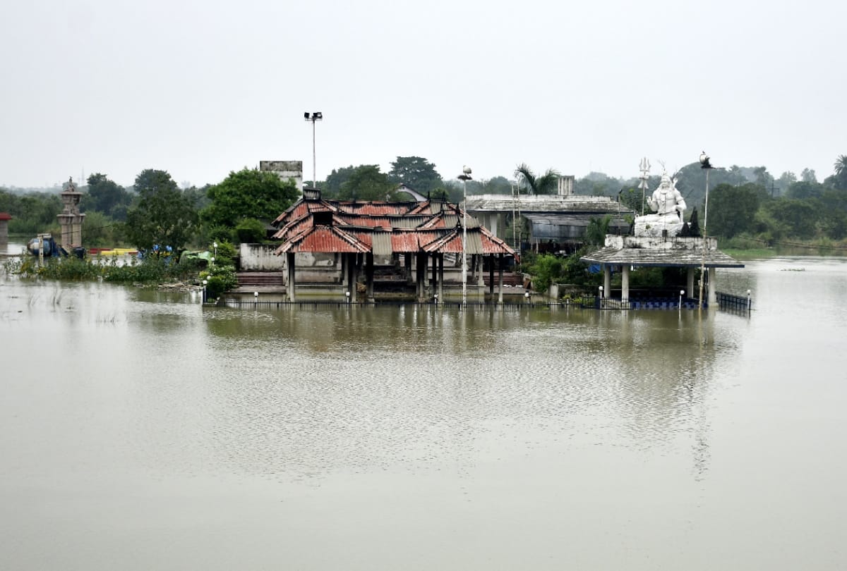 Population of 114 villages in Gorakhpur affected by floods