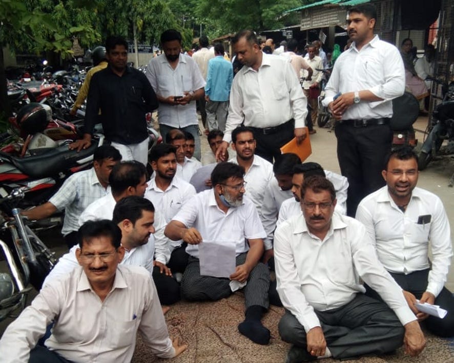 Advocates mobilized to hold elections, staged a sit-in