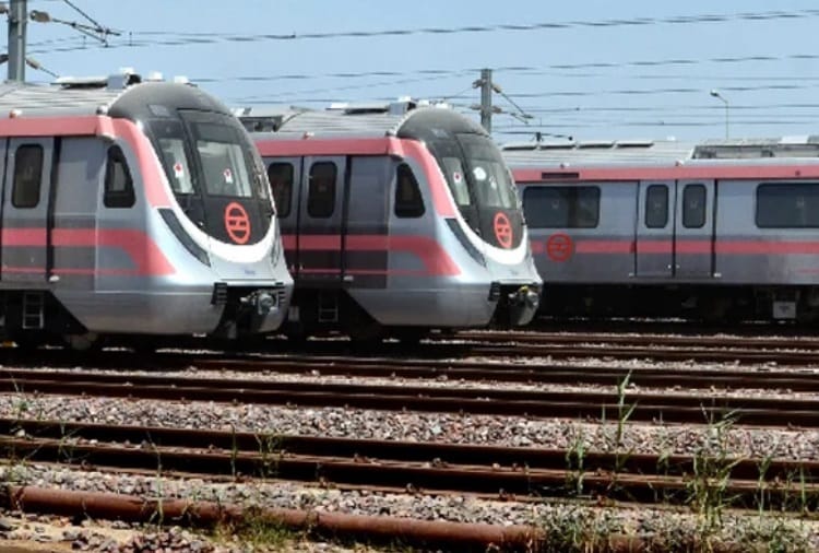 Chandigarh administration has decided to conduct fresh survey to choose between Metro or Mono Rail
