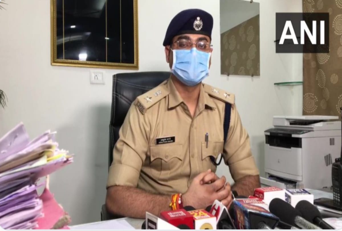 Madhya Pradesh Youth who sold bangles arrested minor girl accused of molestation