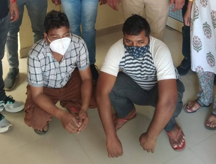 Two accused arrested for cheating lakhs on the pretext