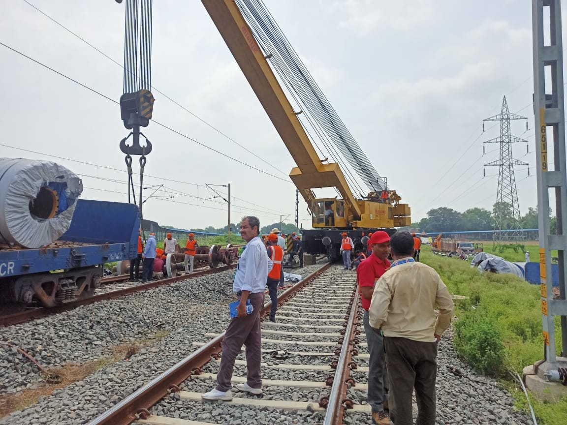 etawah news,Freight corridor railway track could not be restored even after 24 hours