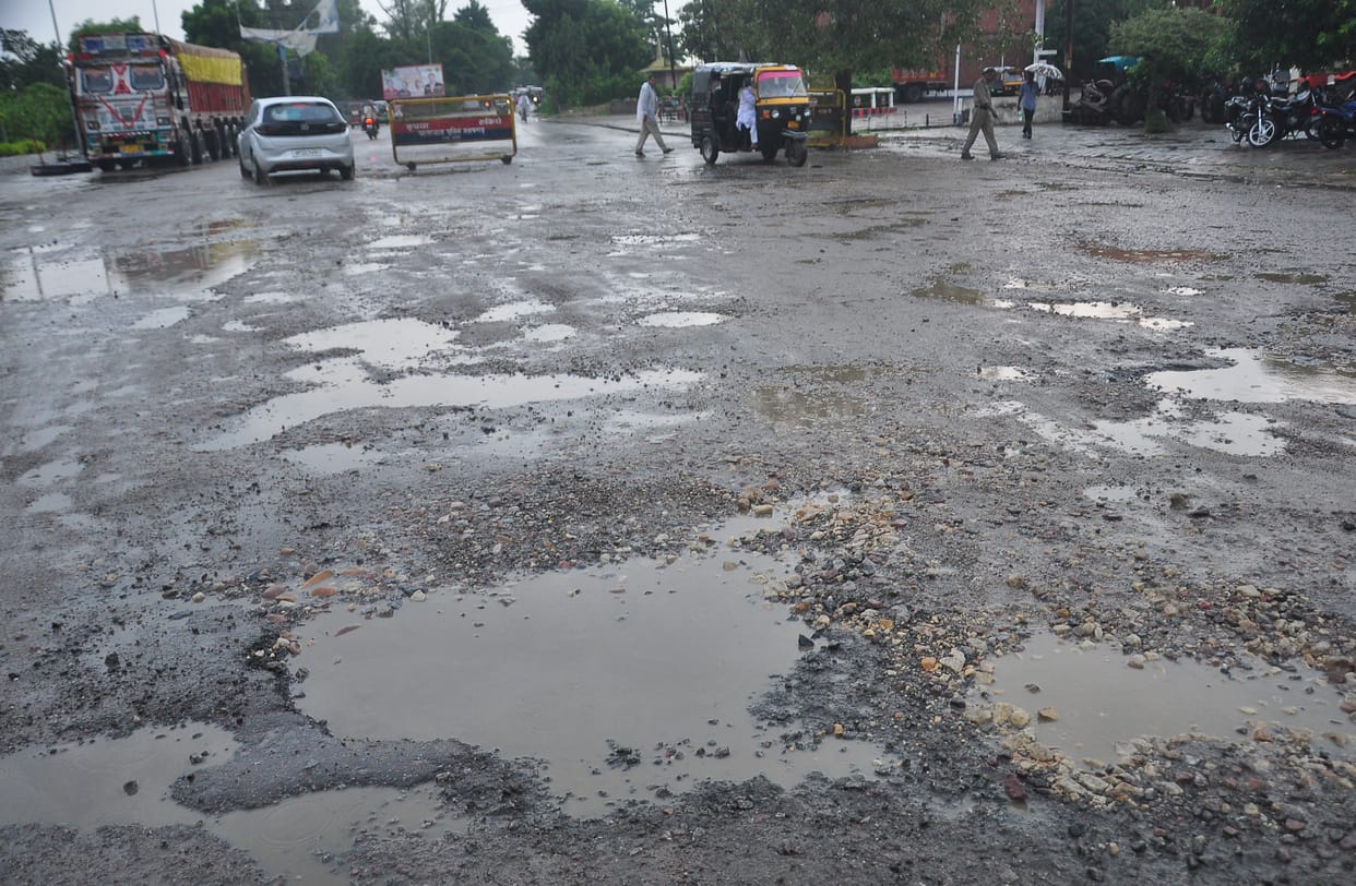 The highway was in bad shape, only pits from Chilbila to Bhupiamau