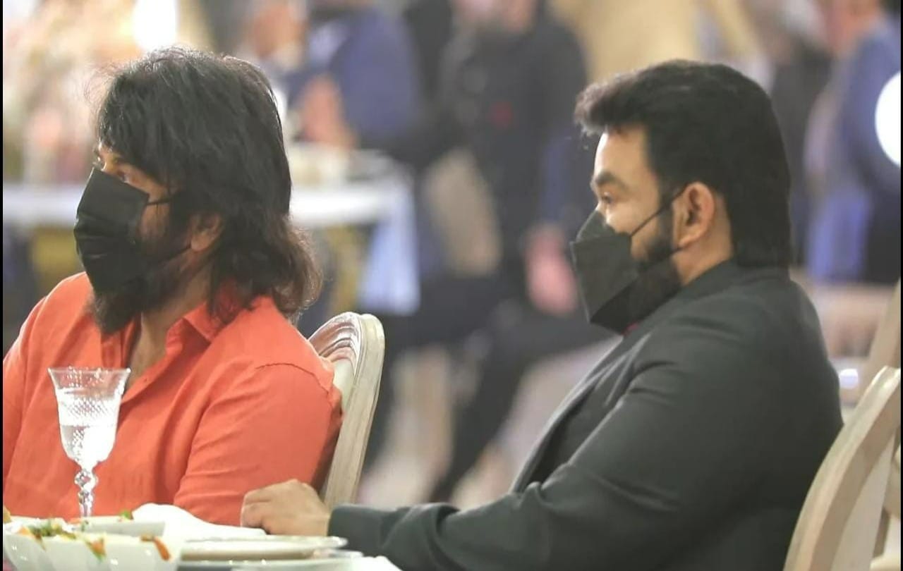 Photos: Mammootty and Mohanlal were seen together for a wedding in Dubai, photos went viral on the internet