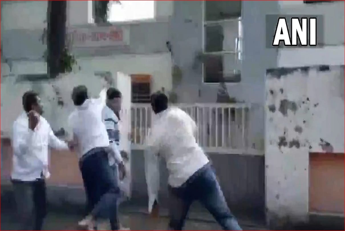 Maharashtra Politics: Stone Pelting by Shiv Sena on Nasik Bjp Office Over Narayan Rane 'Slap Uddhav' Remark