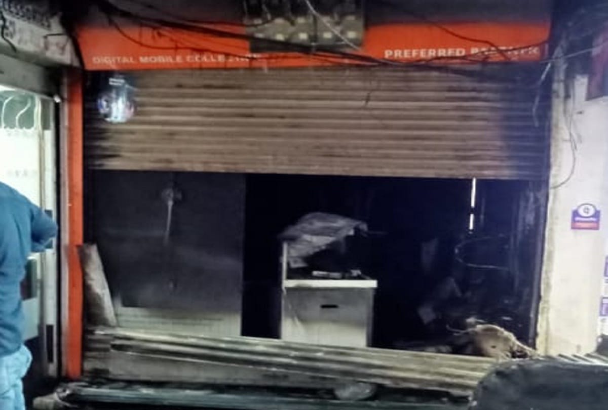 Prayagraj: Fire breaks out at Indira Bhawan, nearly 60 lakh LEDs, mobiles burnt