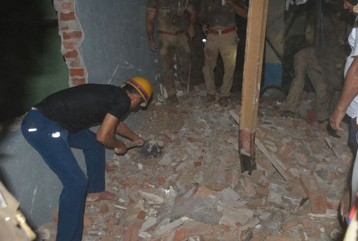 Roof Collapses In Dhandhupura Two Died Many People Injured Inside Story