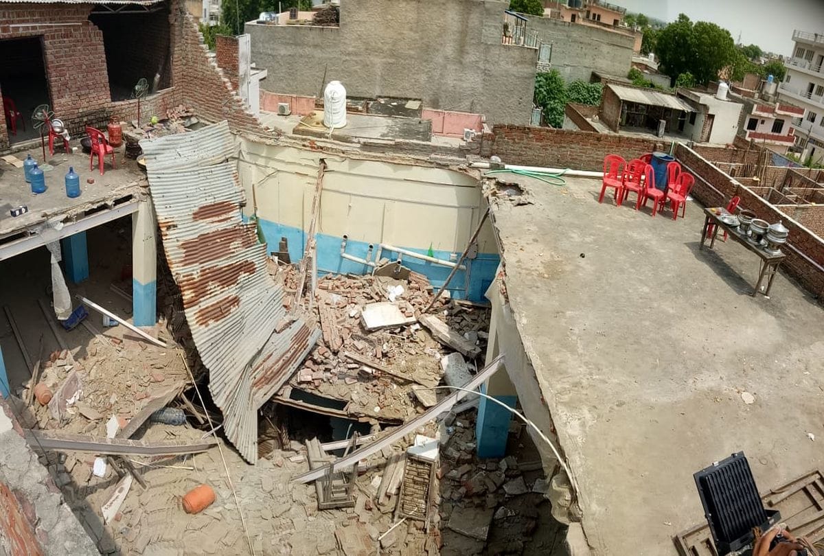 Roof Collapses In Dhandhupura Two Died Many People Injured Inside Story