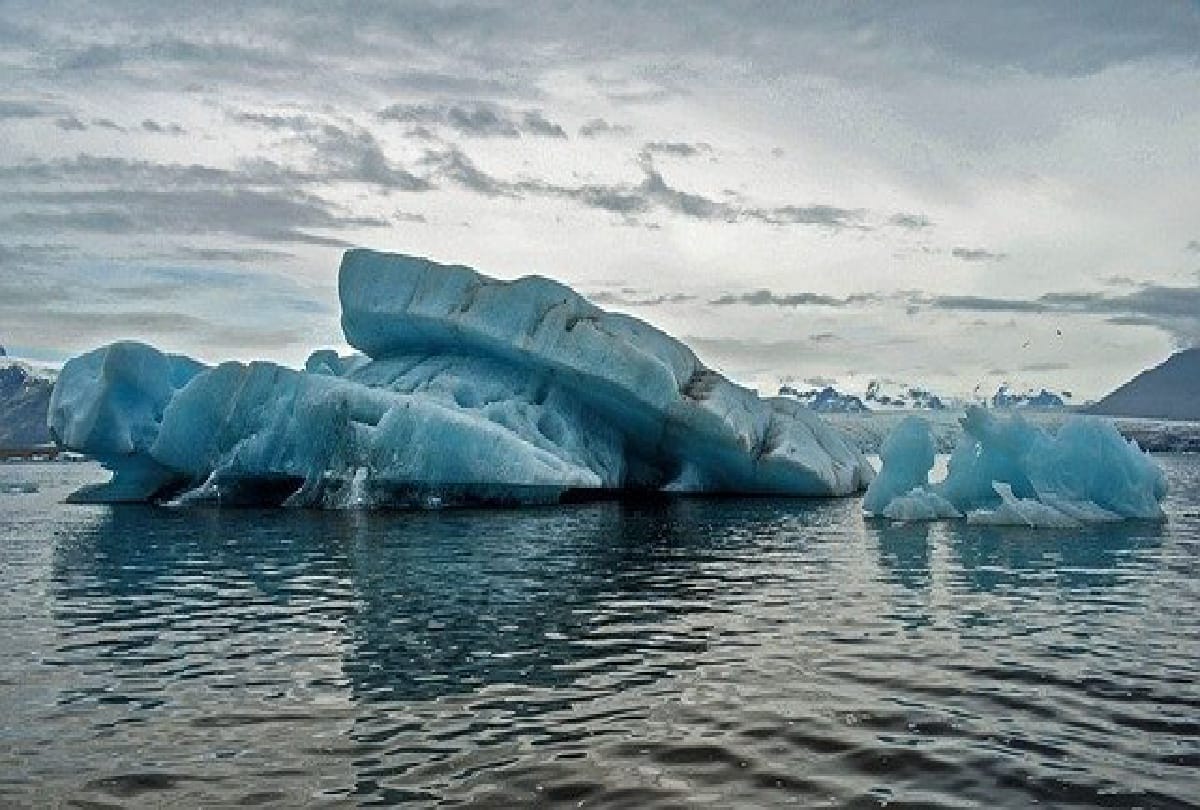 Global Warming if all the Antarctica glacier would melt millions of people would have to left their house